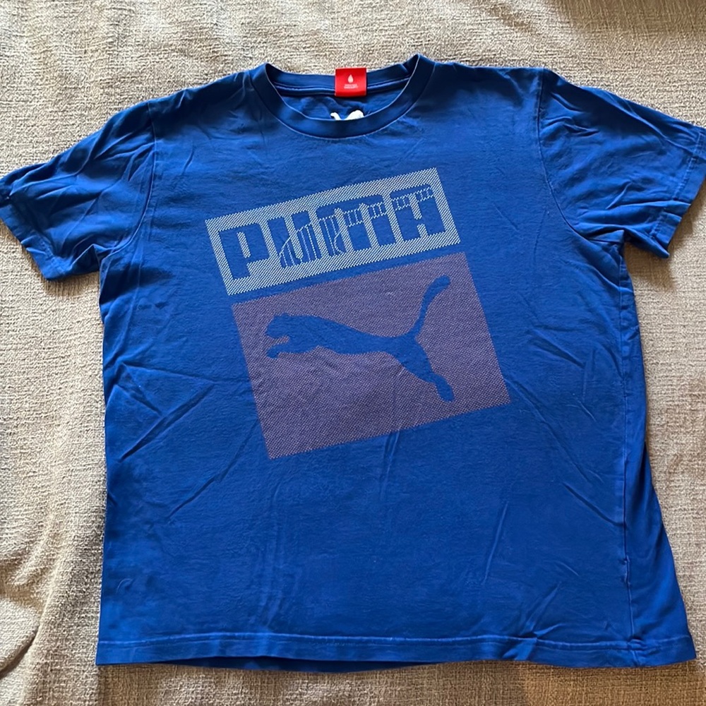 Puma logo t-shirt in medium